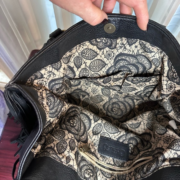 Carlos Santana fringed black leather bag. - Picture 8 of 13